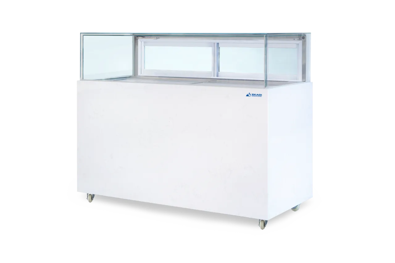 Wide Commercial Cake Display Refrigerator | LJR in white with glass display and four small caster wheels for mobility. Designed for easy cake presentation in bakeries or cafés.