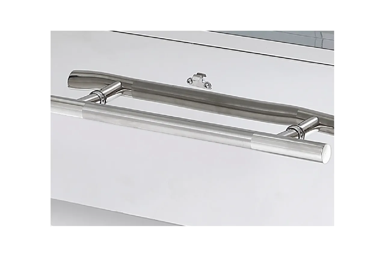 Close-up of the stainless steel handle on the Advanced Open Chiller for Bulk Orders EOC, emphasizing durability and ergonomic design for ease of use.